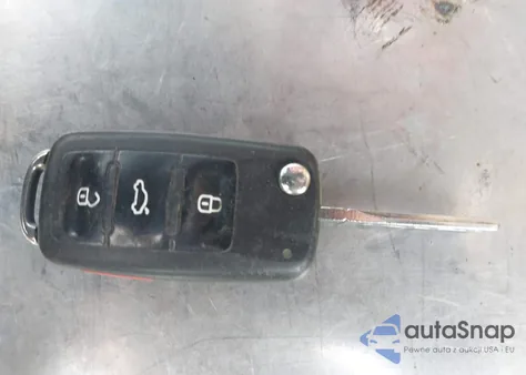 2013 Volkswagen Beetle 2.5L из США, поврежденный, VIN 3VW5P7AT3DM833682